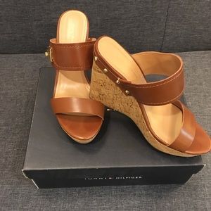 Tommy Hilfiger Tan Wedges
